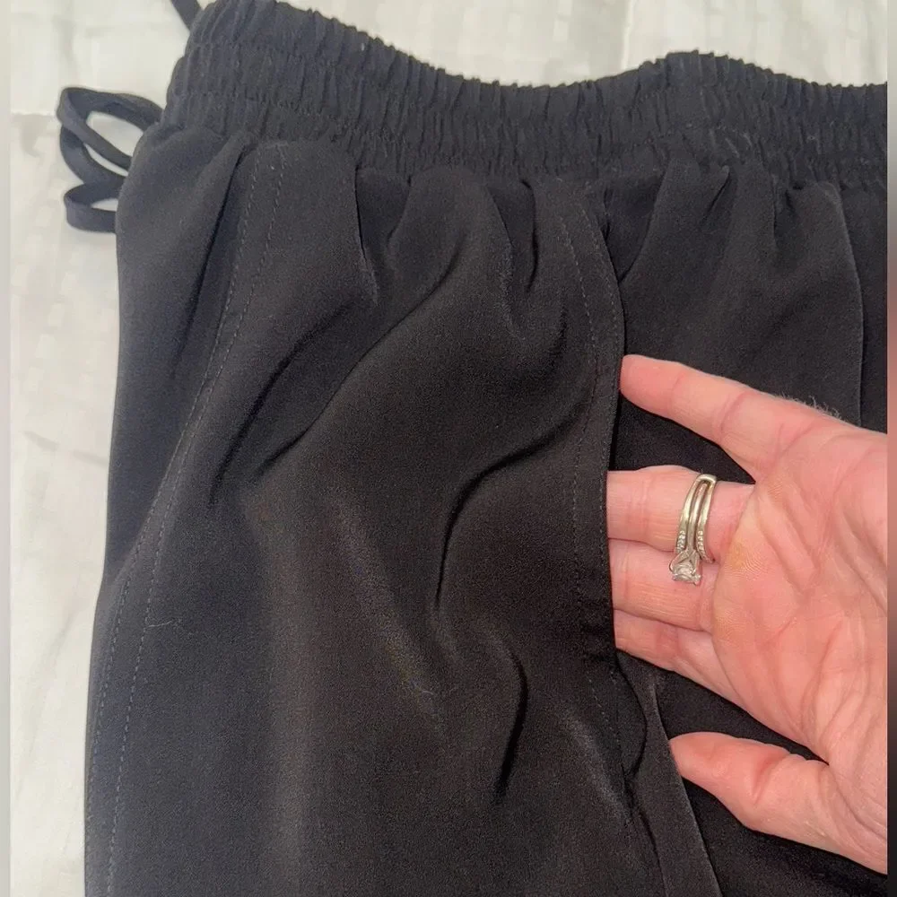 Michael kors new Black lightweight satin fabric Cargo Jogger Pants w pockets